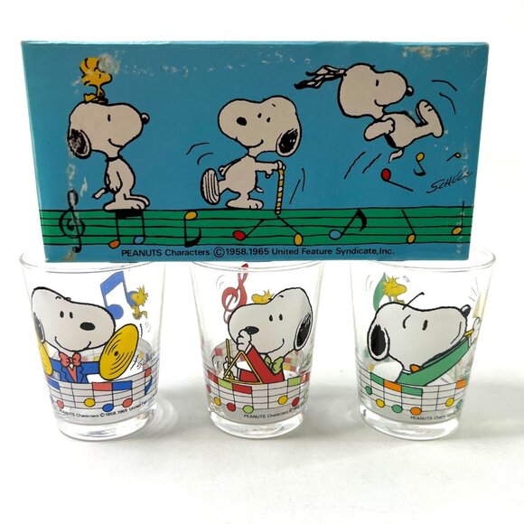 Snoopy Woodstock 4 oz Juice Glasses Set of 3 Sasaki Glass with Original Box - Picture 1 of 12